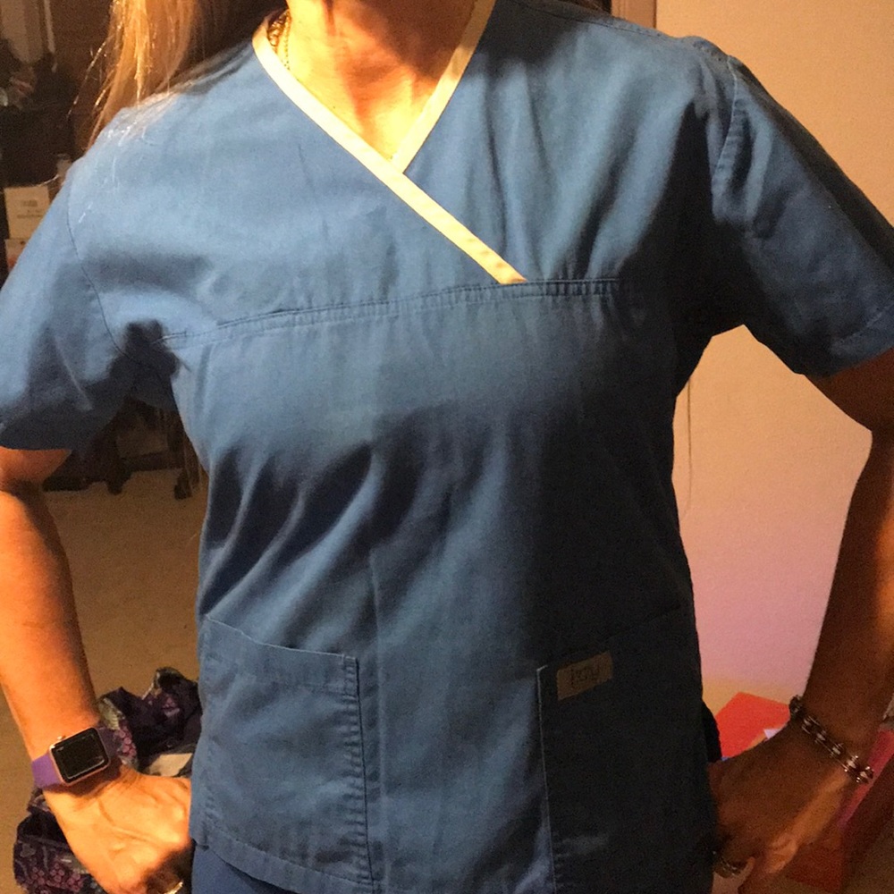 Scrub top